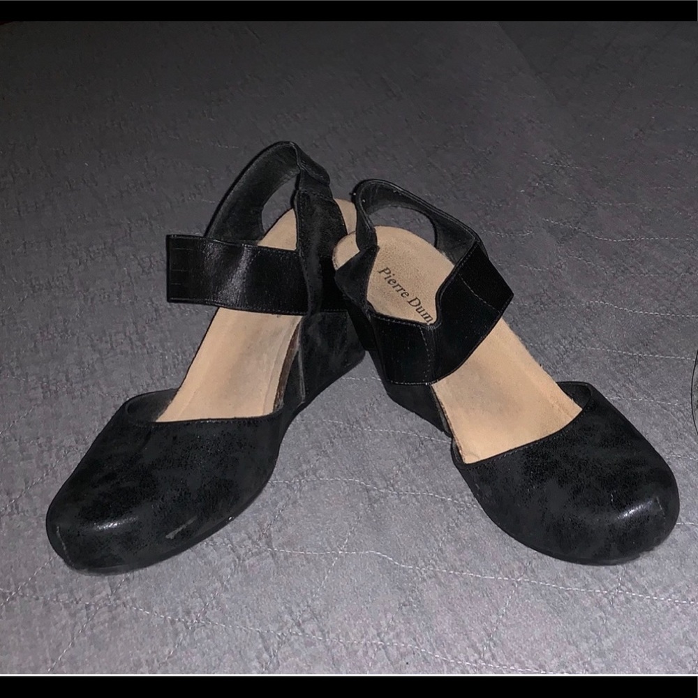 Pierre Dumas black shoes